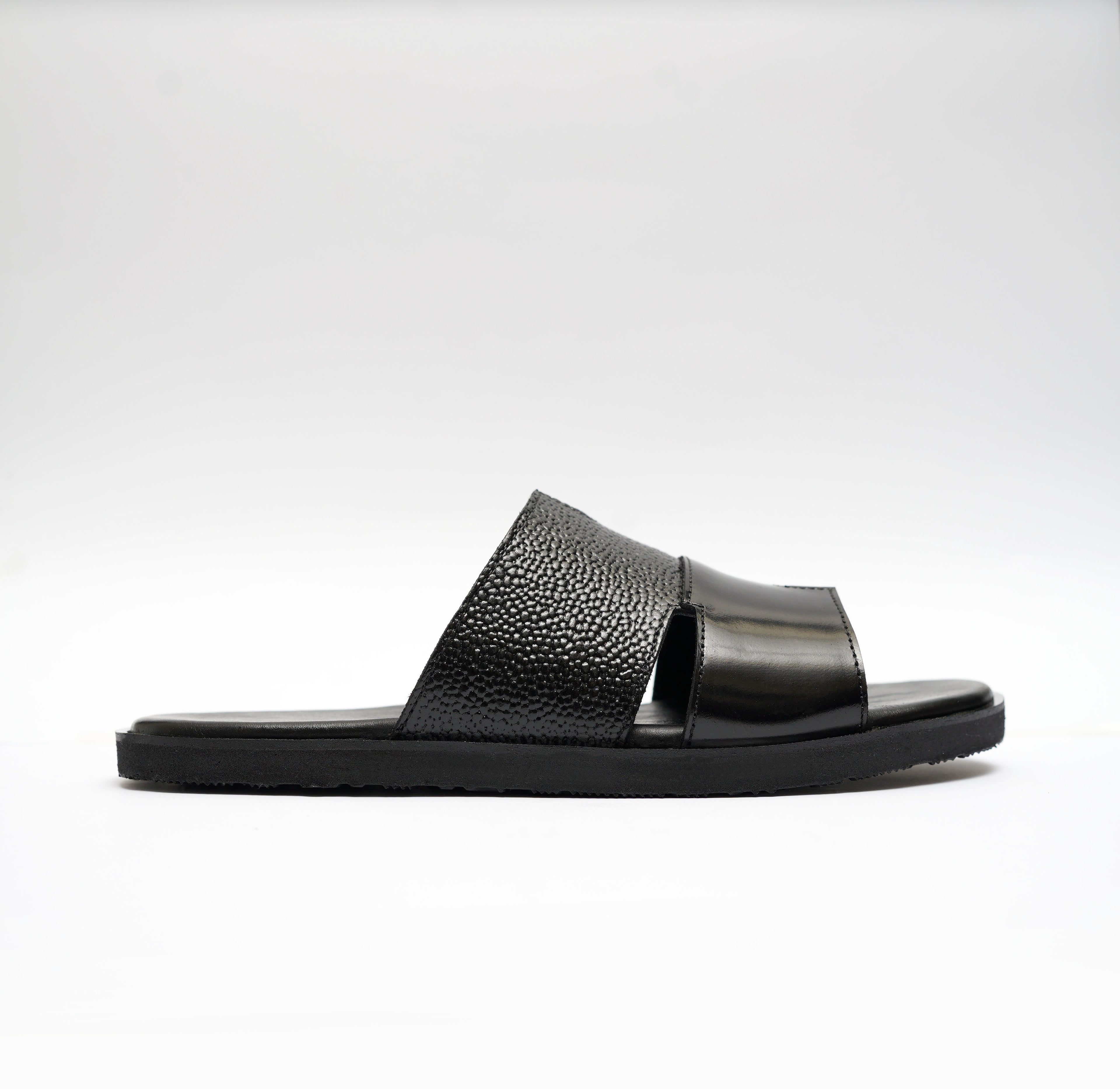 THE ' H 'SLIPPER ( BLACK ) C&P