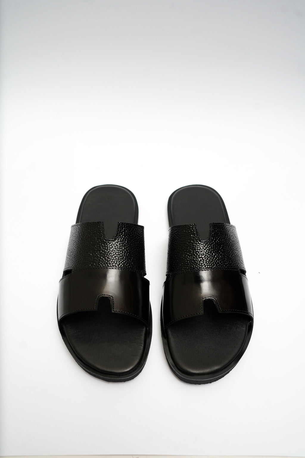 THE ' H 'SLIPPER ( BLACK ) C&P